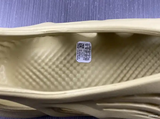 Foam Adidas GV6775 RNNR Yeezy Sulfur 0512